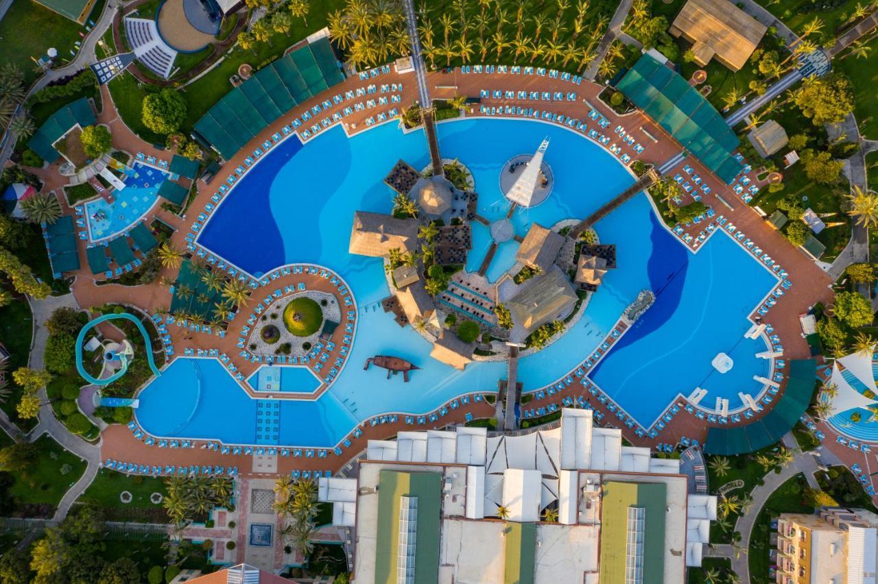 Aqi Pegasos World Hotel ซีเด ภายนอก รูปภาพ
